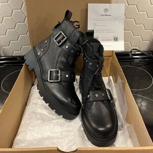 SOLD - New in box UGG Leather chunky boots